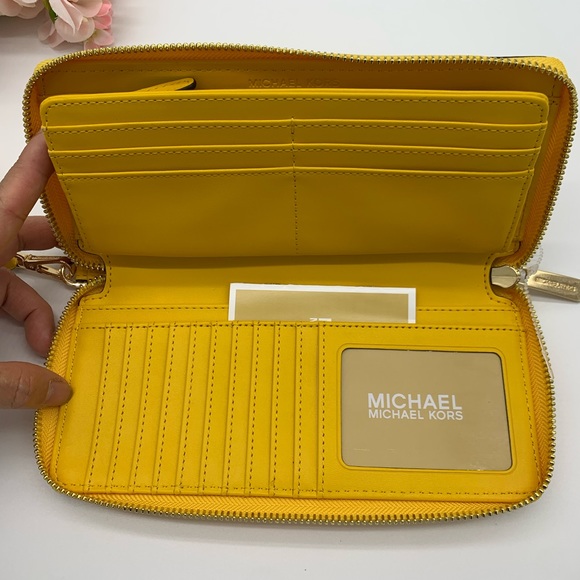 Michael Kors Jet Set Travel Continental Leather Wristlet - BUTTER/ GOLD tone - Picture 5 of 8